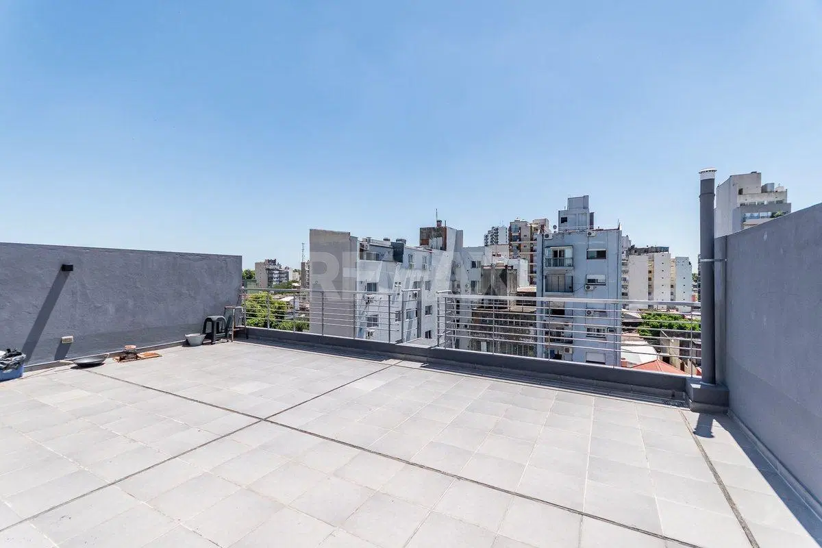 VENTA DEPTO 2 AMB CON GRAN TERRAZA PROPIA 2