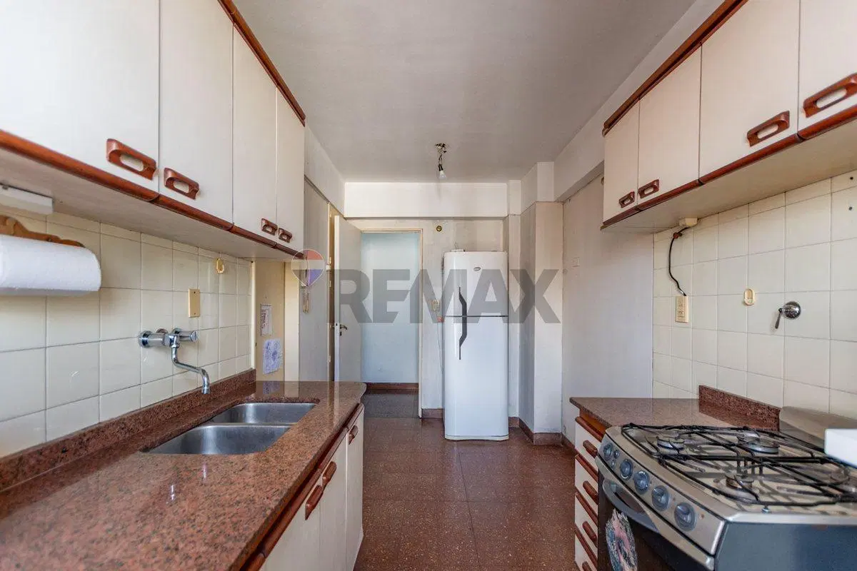 VENTA DPTO 3 AMB Y DEPENDENCIA PARQUE CHACABUCO 5