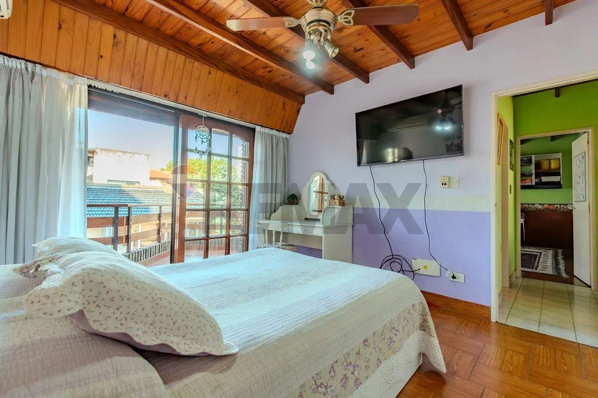 VENTA CASA 6 AMB EN VERSALLES C/ PILETA Y GARAGE 3