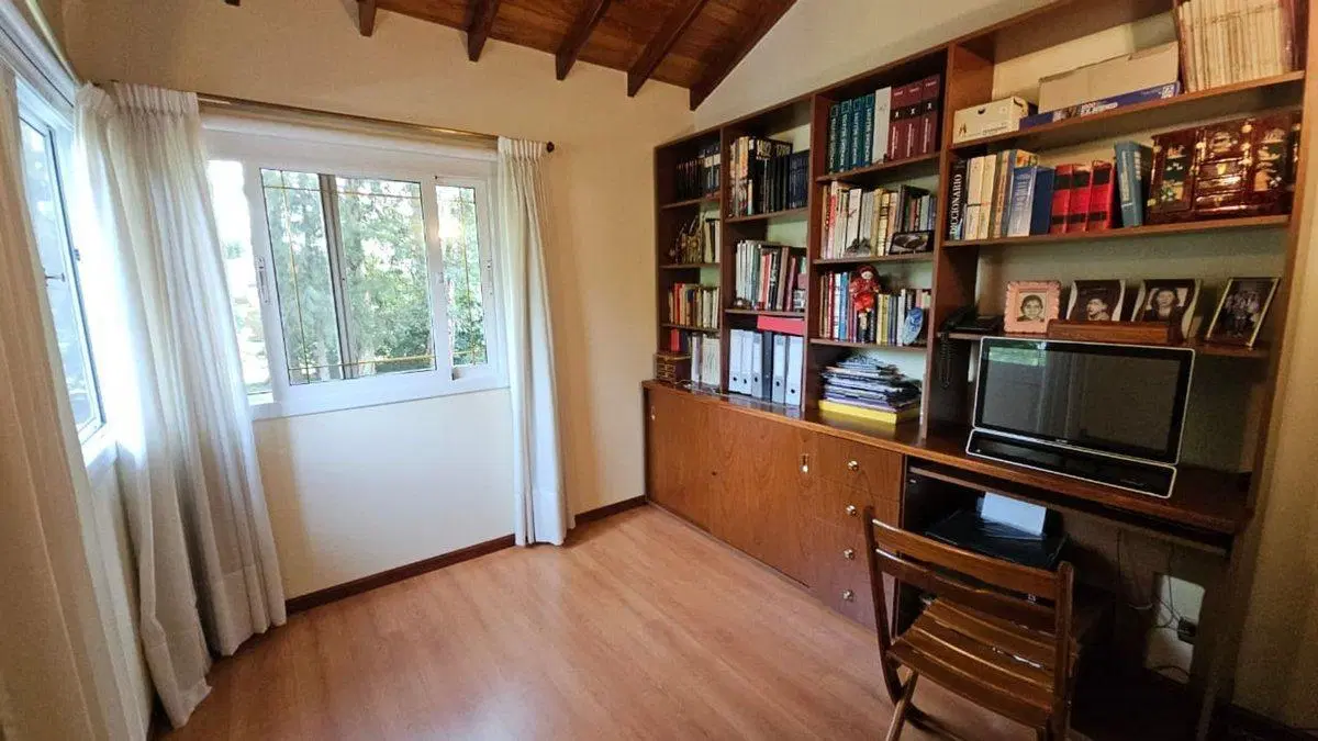 CHALET 6 AMB. BARRIO CERRADO CAMPOS DE ALVAREZ 8