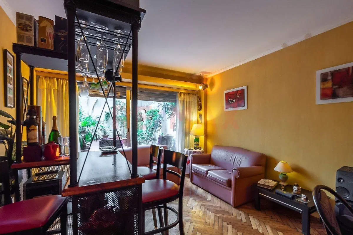 Venta 4 ambientes y gran patio Recoleta 2