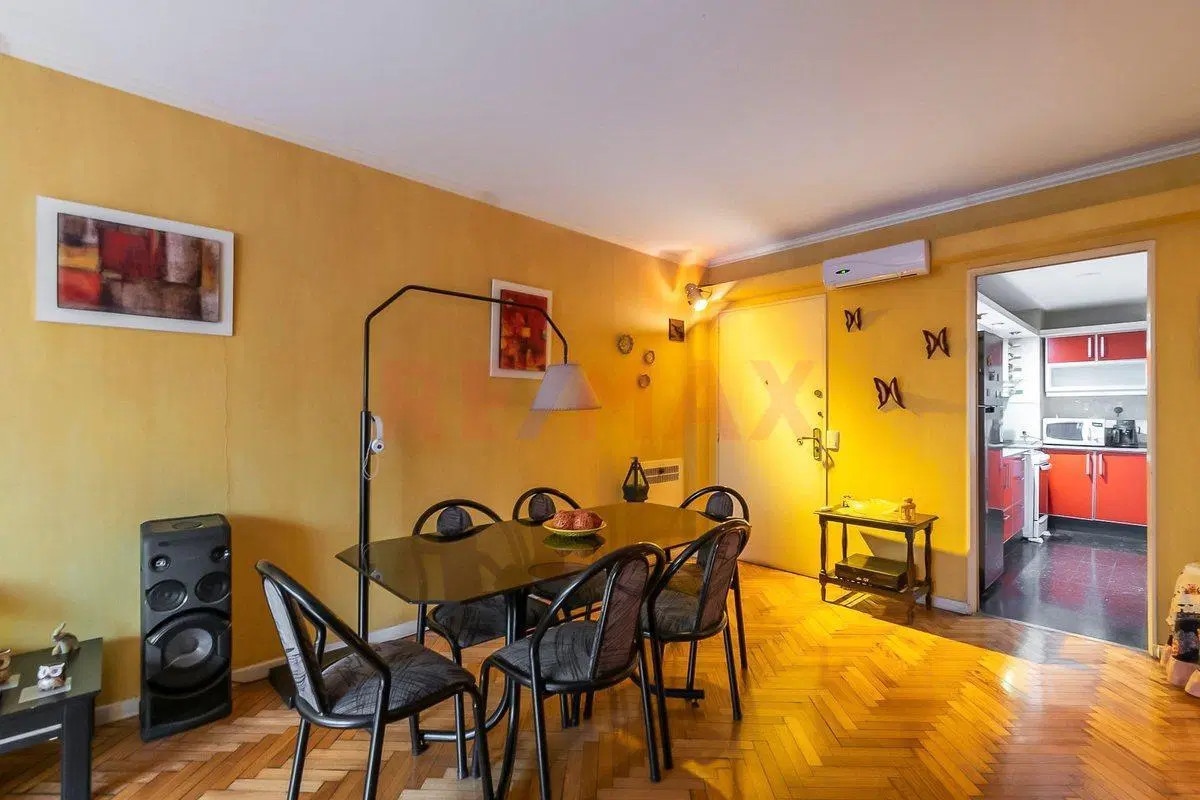 Venta 4 ambientes y gran patio Recoleta 8