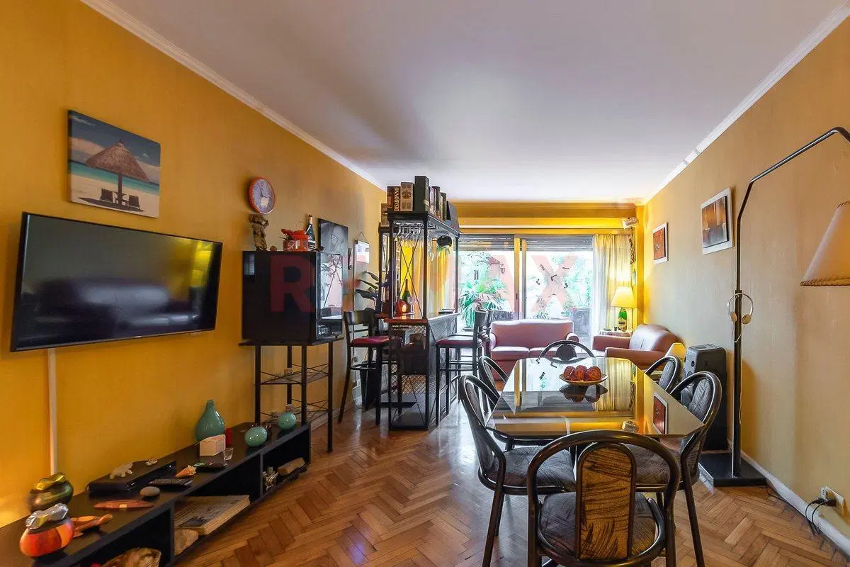 Venta 4 ambientes y gran patio Recoleta 5