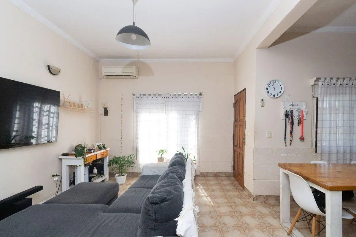 VENTA Casa 7 ambientes en Palomar 3