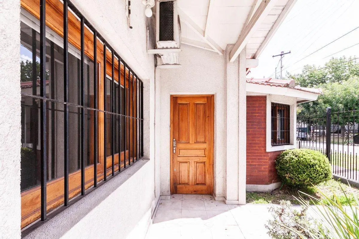 Venta Casa 3 ambiente con Cochera en Temperley 5
