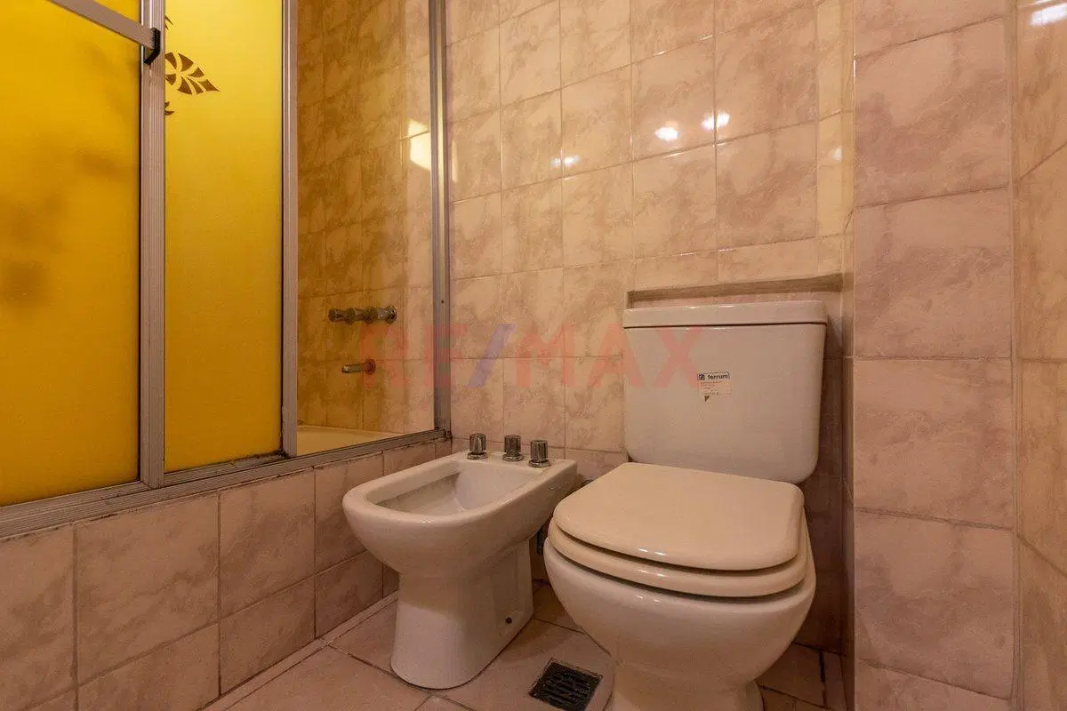 VENTA DEPTO 4 AMBIENTES CON BALCÓN y COCHERA BOEDO 8