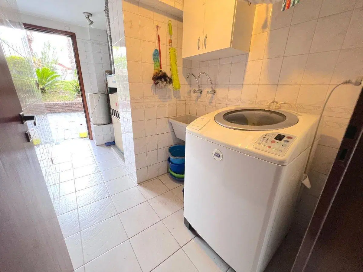 Venta casa 5 amb con jardín y pileta en Devoto 2