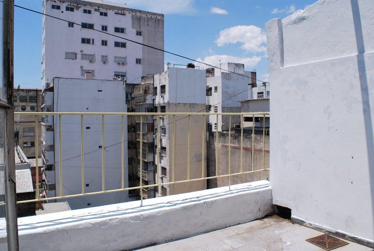 Venta oficina con balcón Barrio de Once
