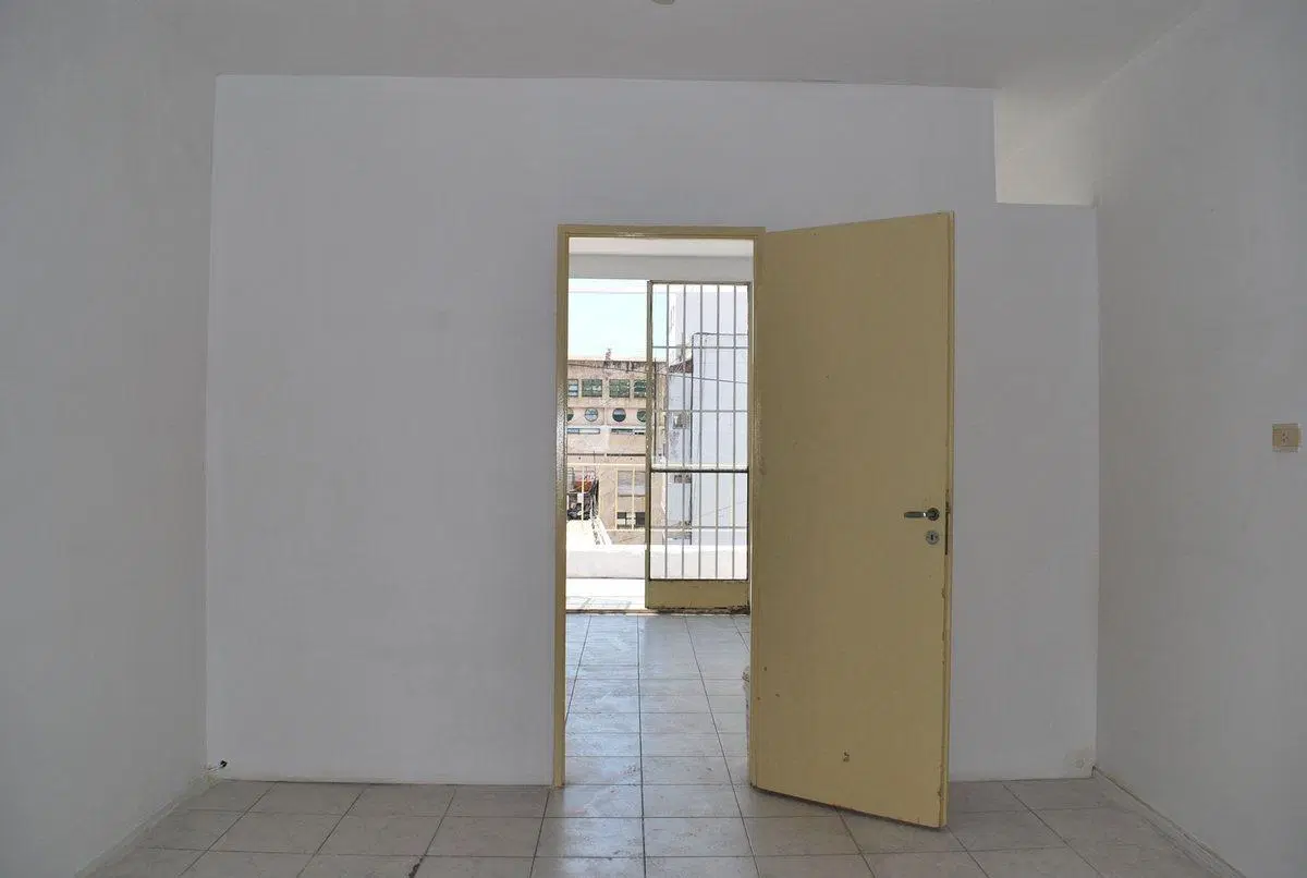 Venta oficina con balcón Barrio de  Once 5