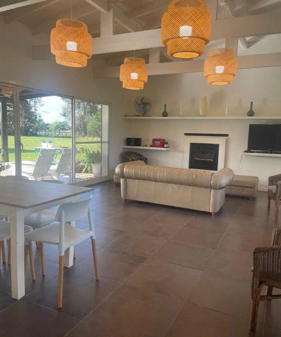 VENTA DE MODERNA  CHACRA EN BENQUERENCIA CLUB 5