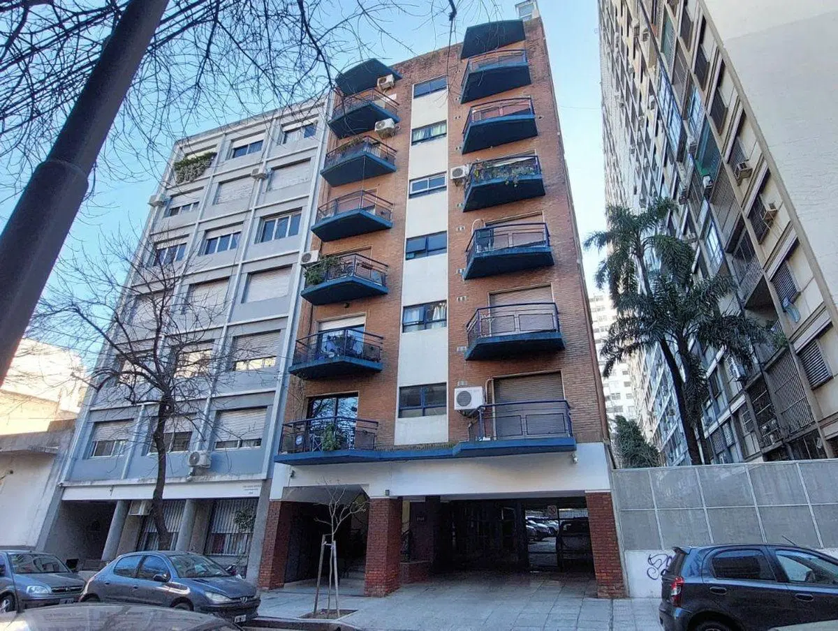 Depto 2 amb con balcón en alquiler en Flores 3
