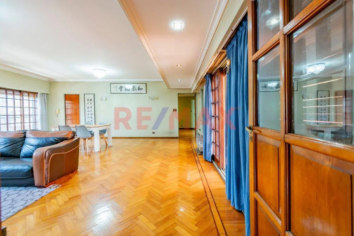 EXCELENTE PISO CON PATIO Y BALCON EN SAN CRISTOBAL 3