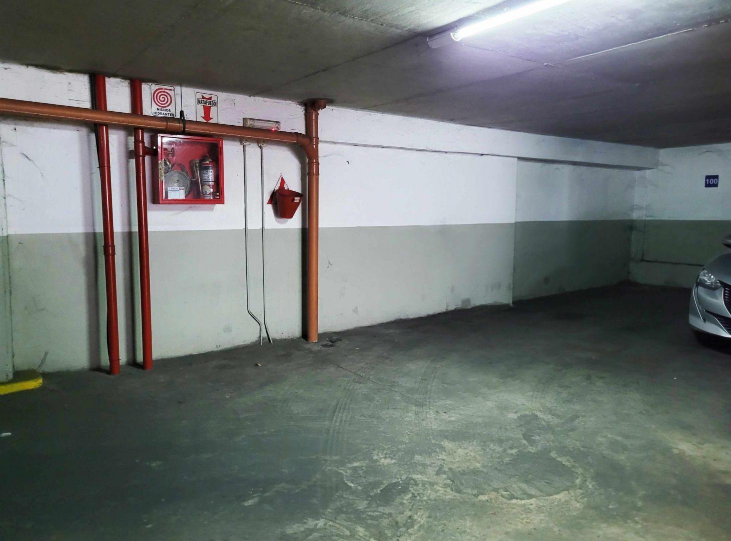 Venta Cochera Amplia Apto 4x4 Microcentro Obelisco