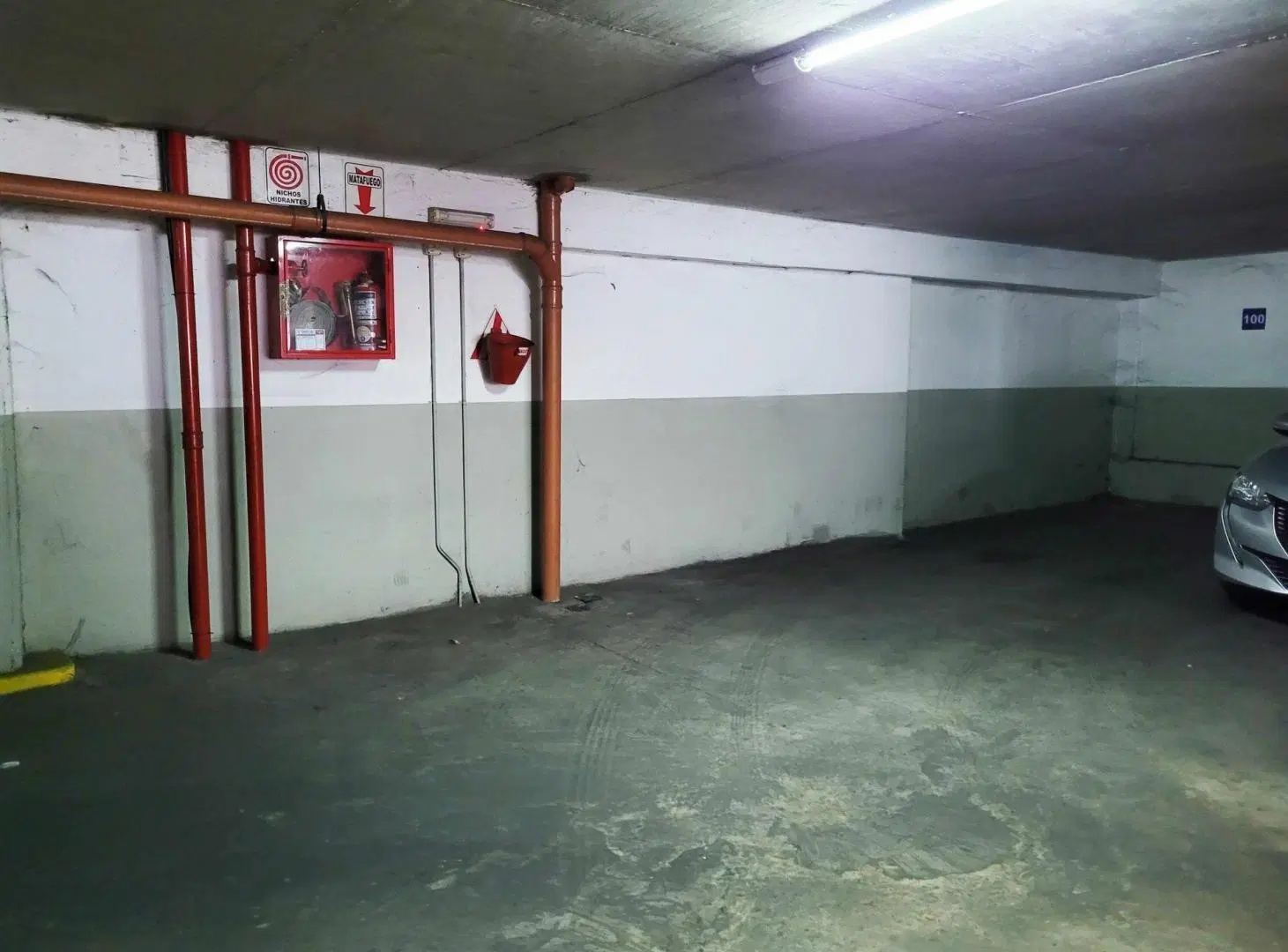 Venta Cochera Amplia Apto 4x4 Microcentro Obelisco 2