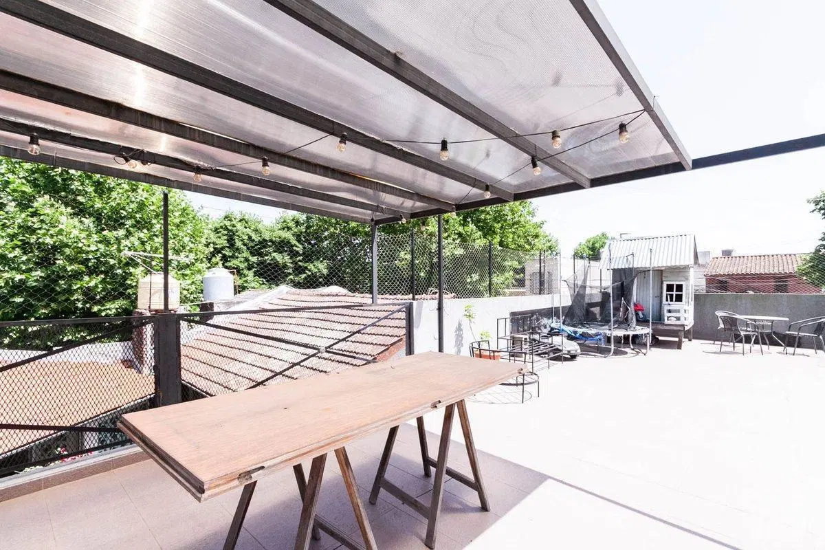 VENTA CASA 4 AMB REFACCIONADA C/TERRAZA BURZACO 4