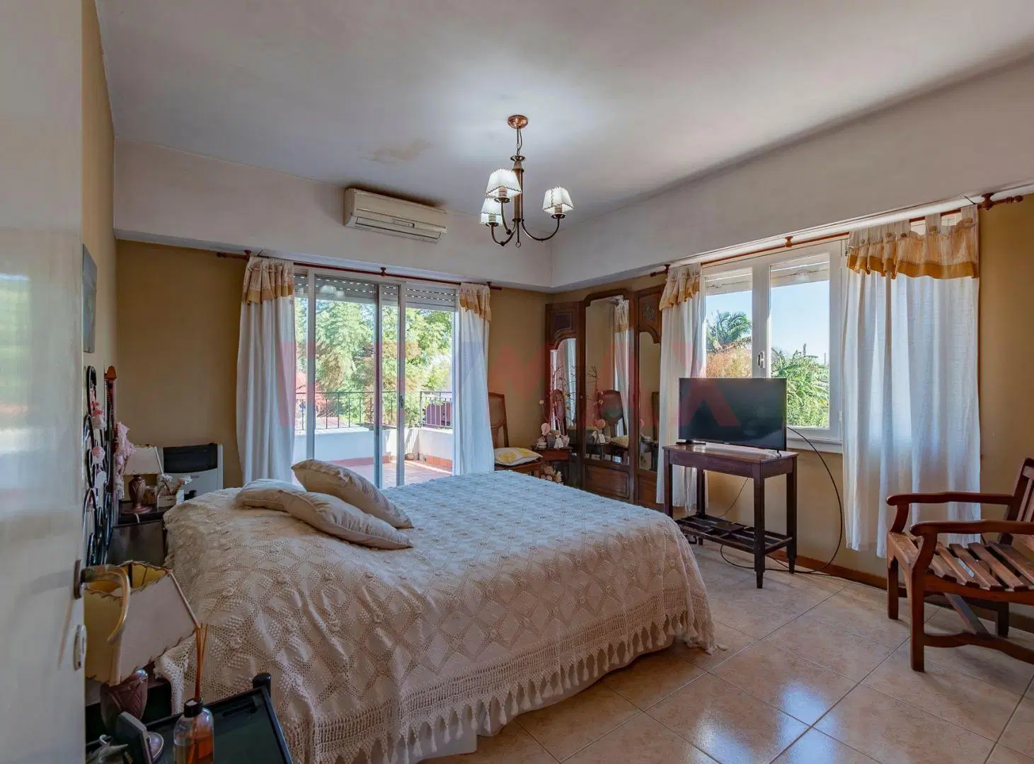 VENTA CASA 6 AMB. MUCHO SOL 3 COCHERAS PADUA SUR 8