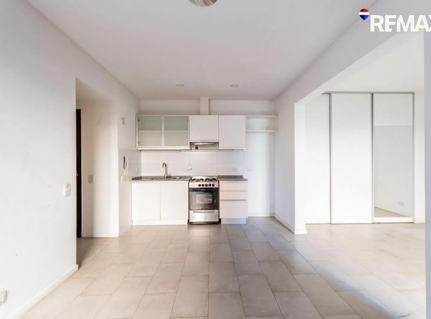VENTA DEPARTAMENTO 2 AMBIENTES CON COCHERA 2