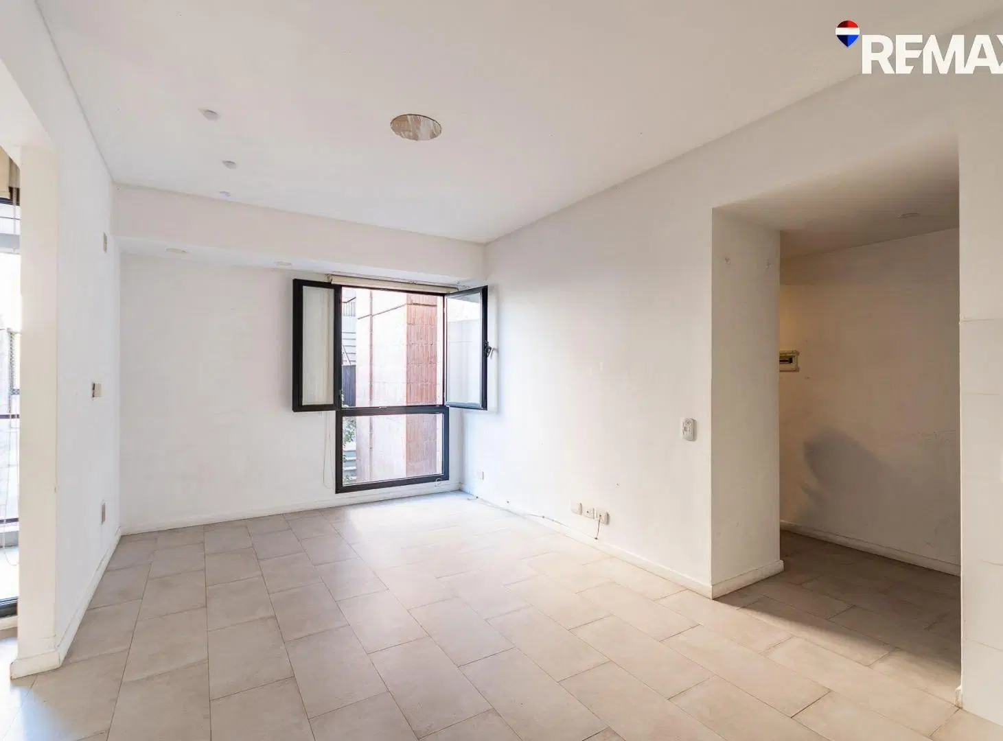 VENTA DEPARTAMENTO 2 AMBIENTES CON COCHERA 3