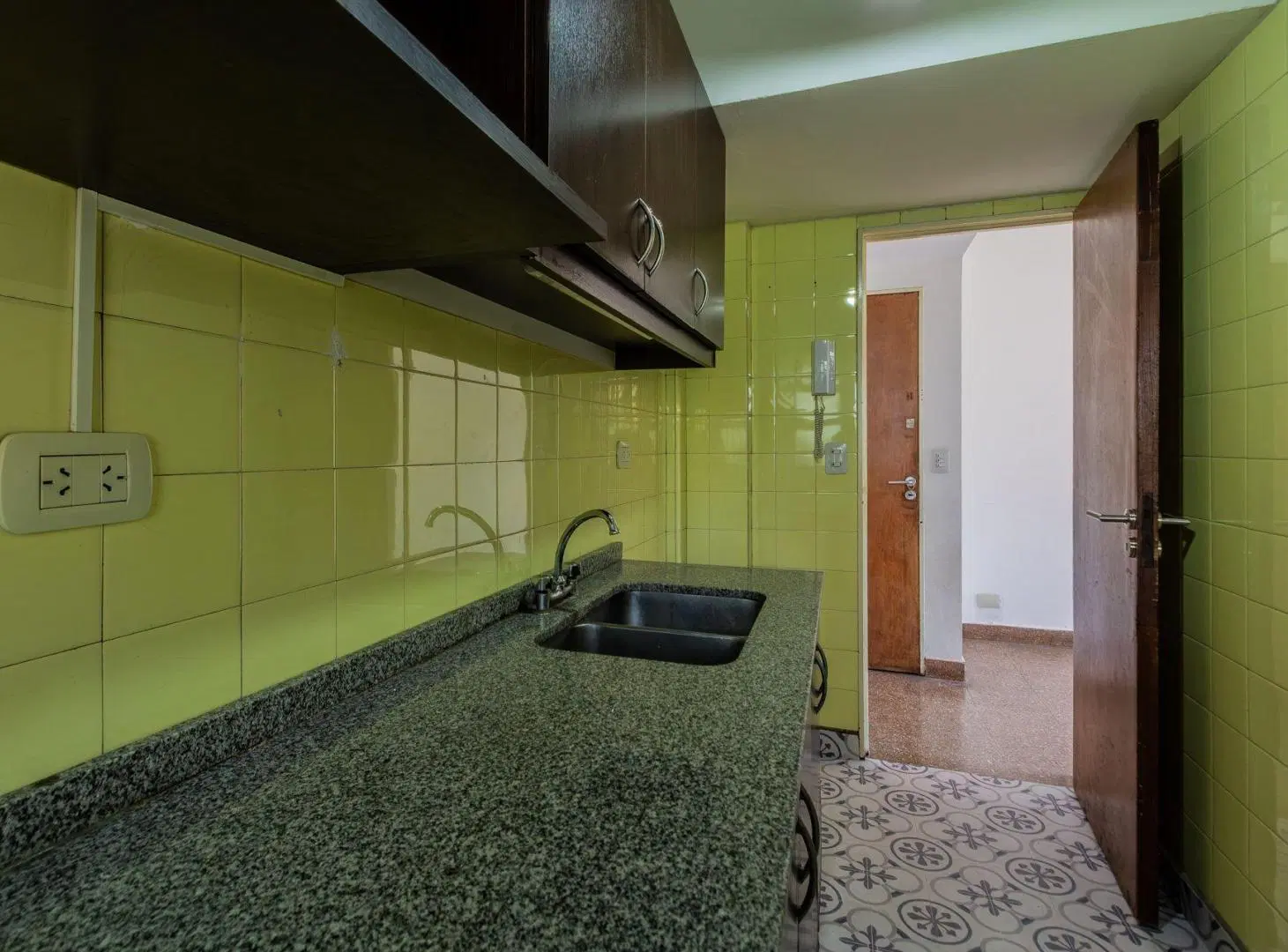 VENTA DE DEPARTAMENTO 2 AMB CON BALCON . FLORESTA 4