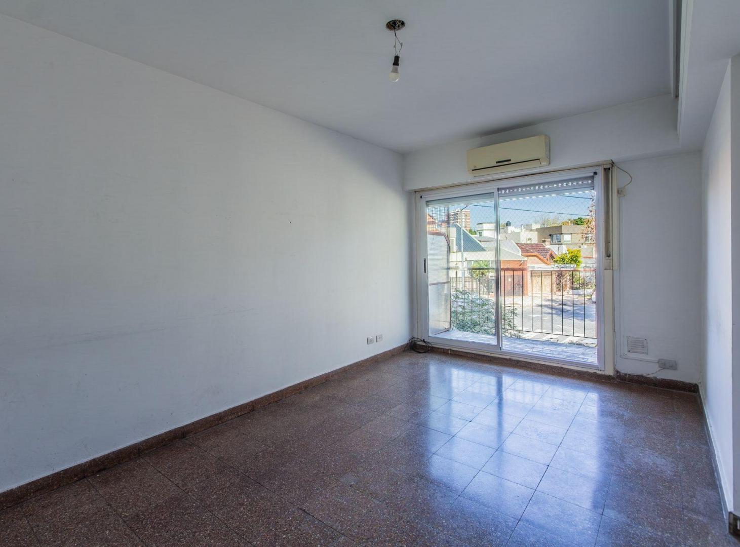 Foto de VENTA DE DEPARTAMENTO 2 AMB CON BALCON . FLORESTA, imagen 3