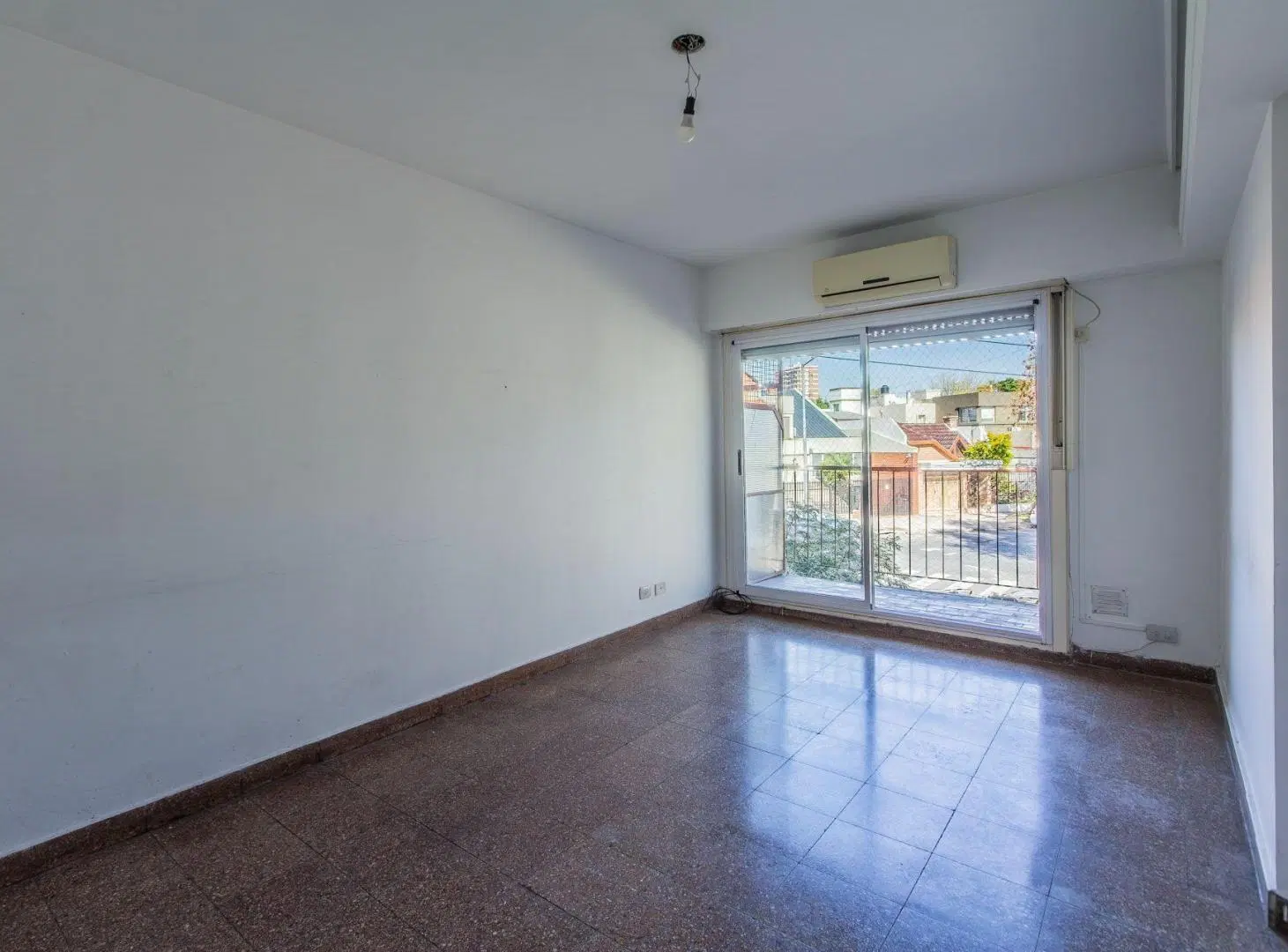 VENTA DE DEPARTAMENTO 2 AMB CON BALCON . FLORESTA 2
