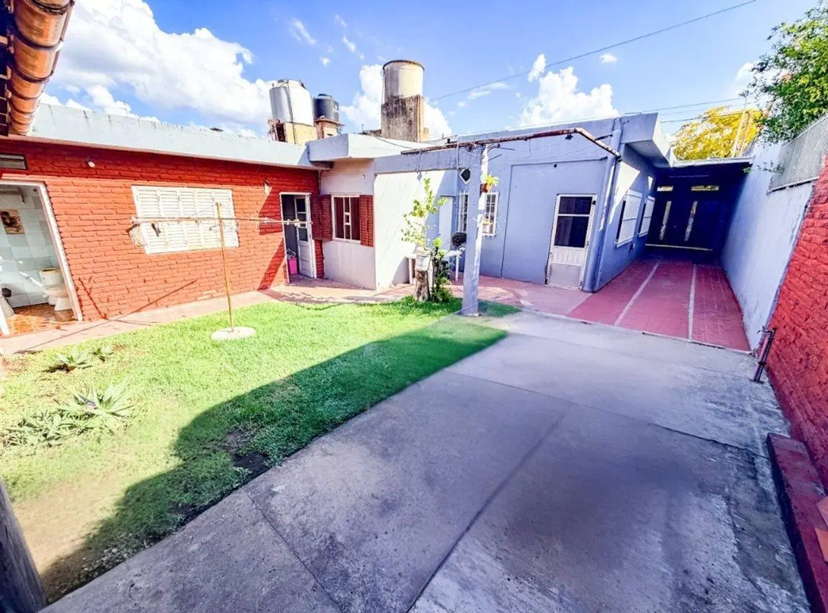 Casa en venta Tapiales con patio, quincho y garage 5