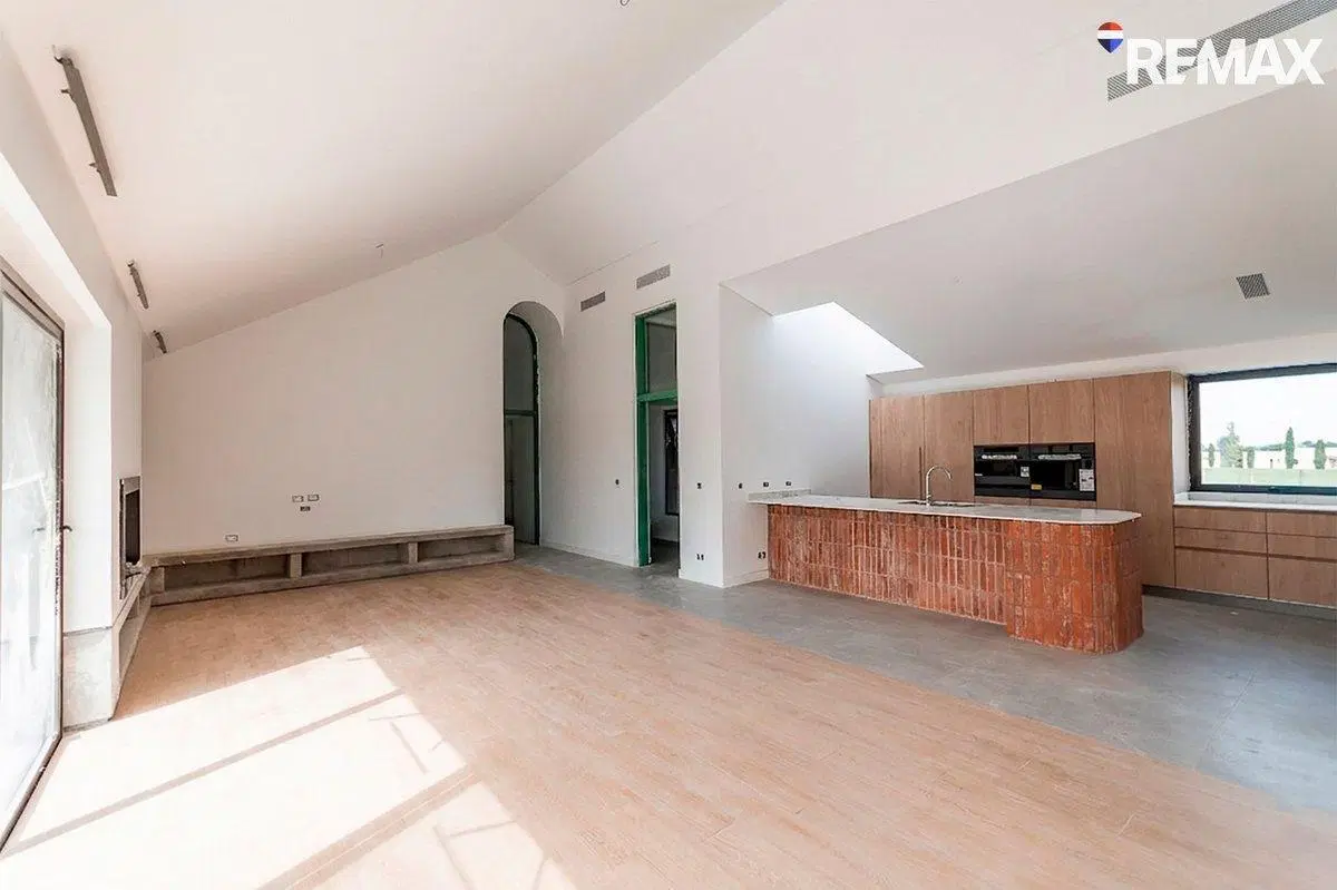 VENTA DE EXCLUSIVA CASA A ESTRENAR - 8 AMB s/1 HA 3