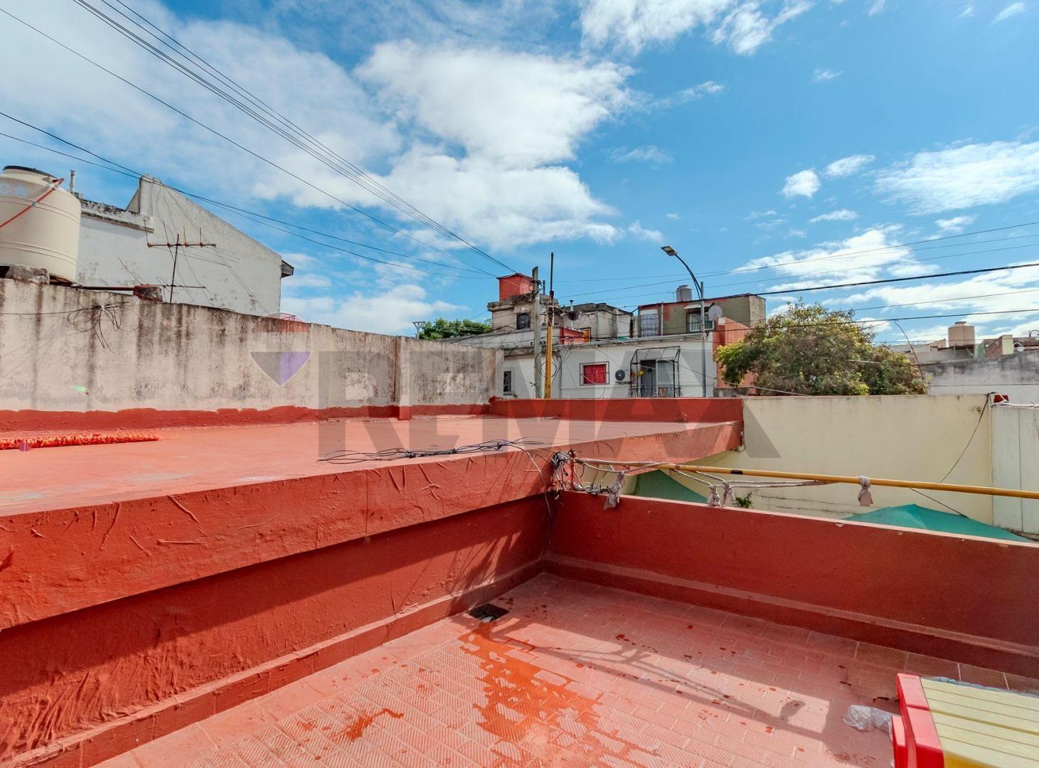 CASA 4 AMB CON TERRAZA Y PARRILLA A REFACCIONAR