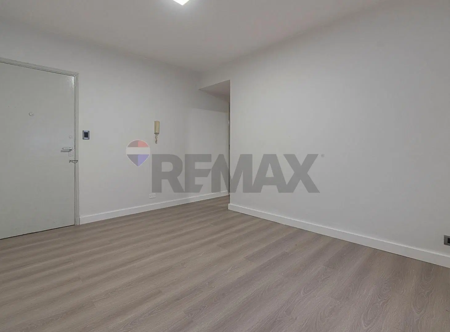 Depto en Venta 2 Ambientes Monserrat 2do Escalera 4