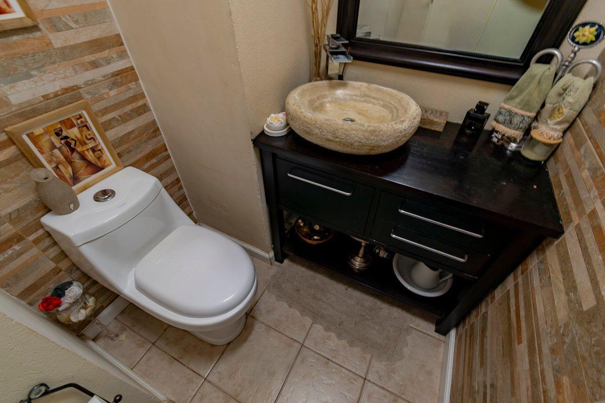 Foto de Casa en Venta 5 Amb. Ballester + cochera + pileta, imagen 5