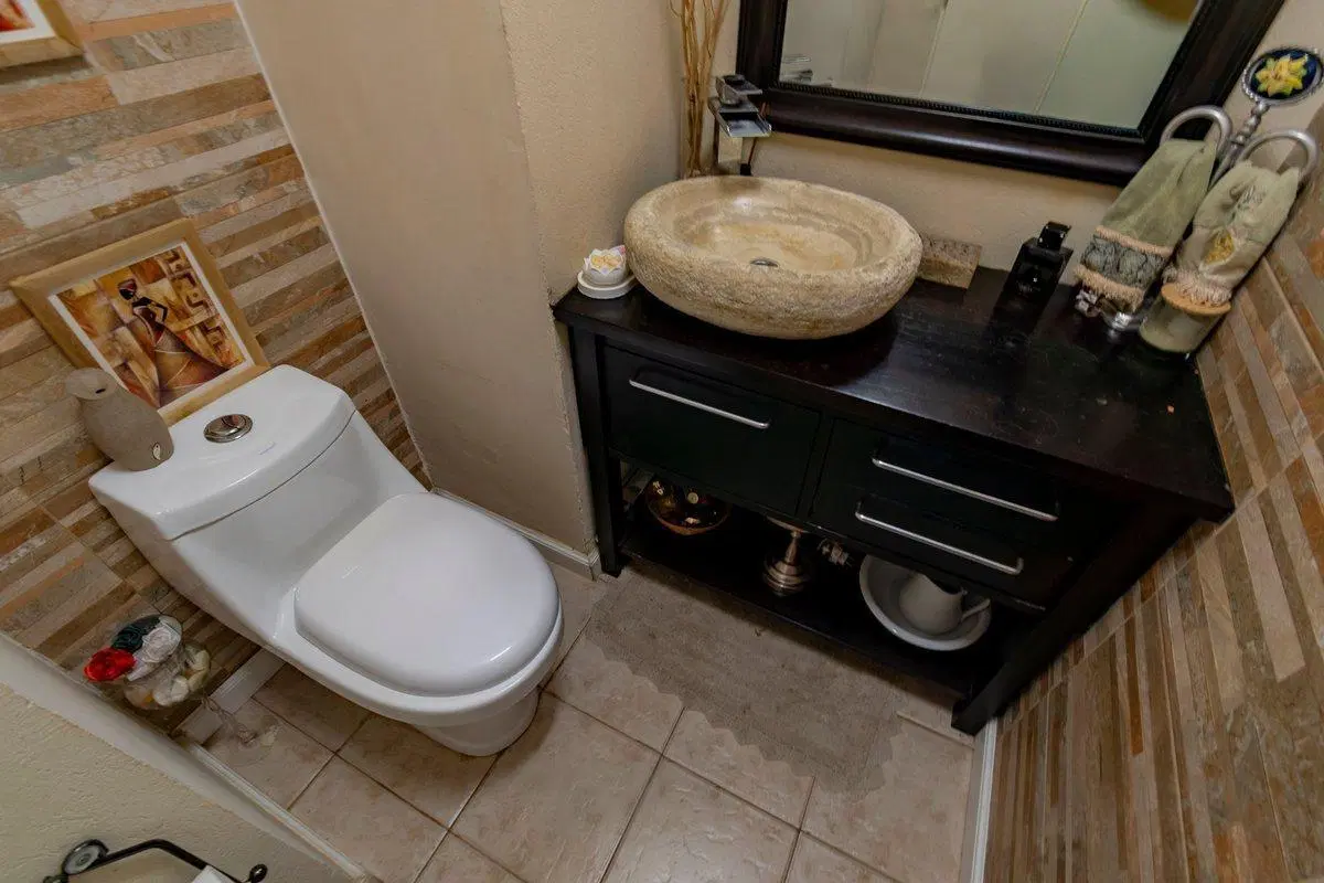 Casa en Venta 5 Amb. Ballester + cochera + pileta 5