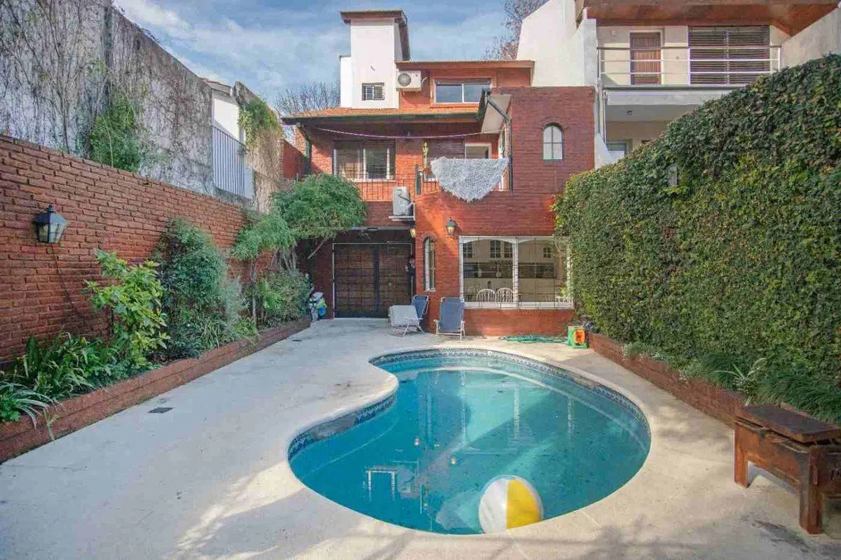 VENTA CASA 4 AMB + DEP COCHERA Y PILETA VTE LOPEZ 3