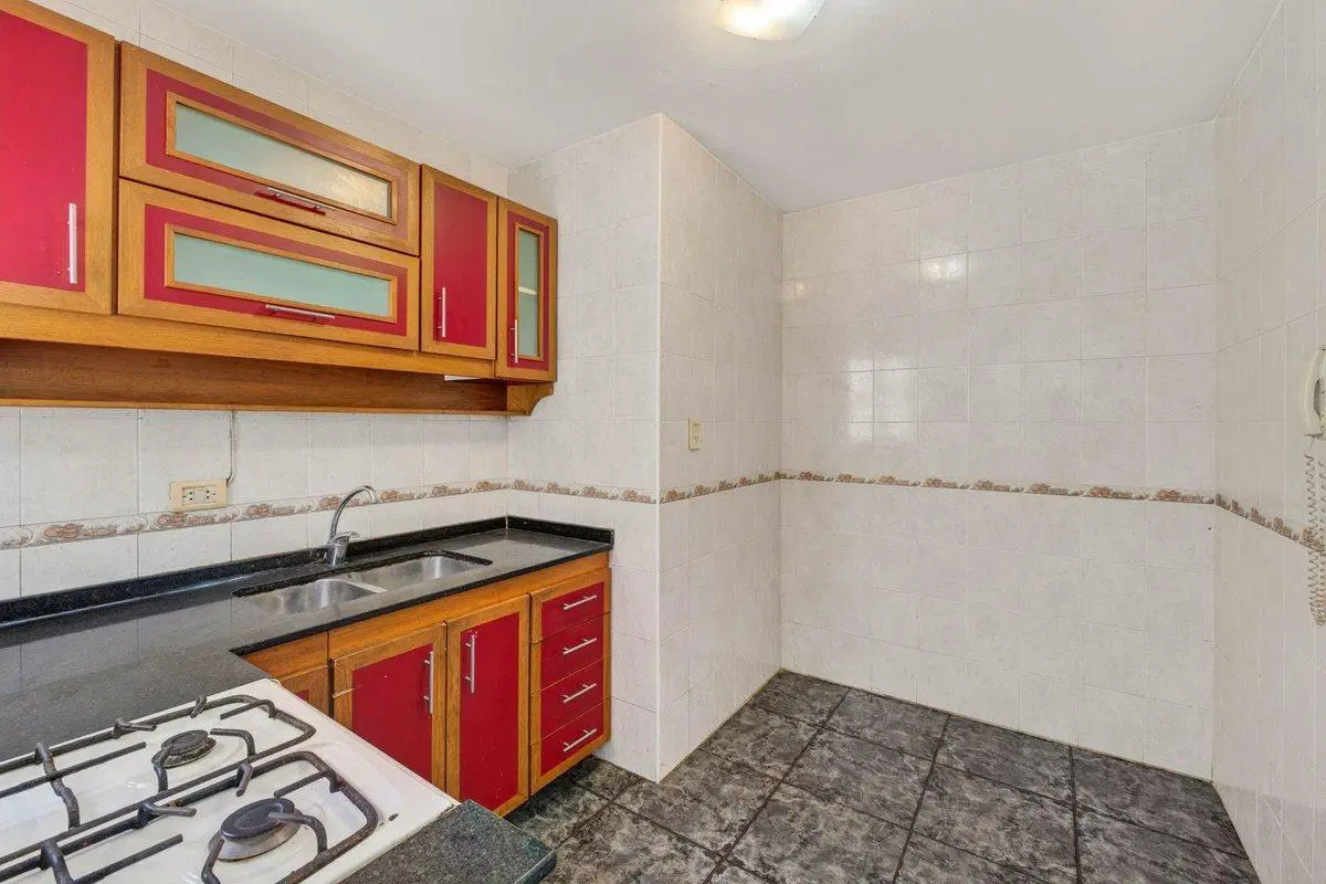 EN VENTA Departamento 4amb con balcón Refaccionado 4