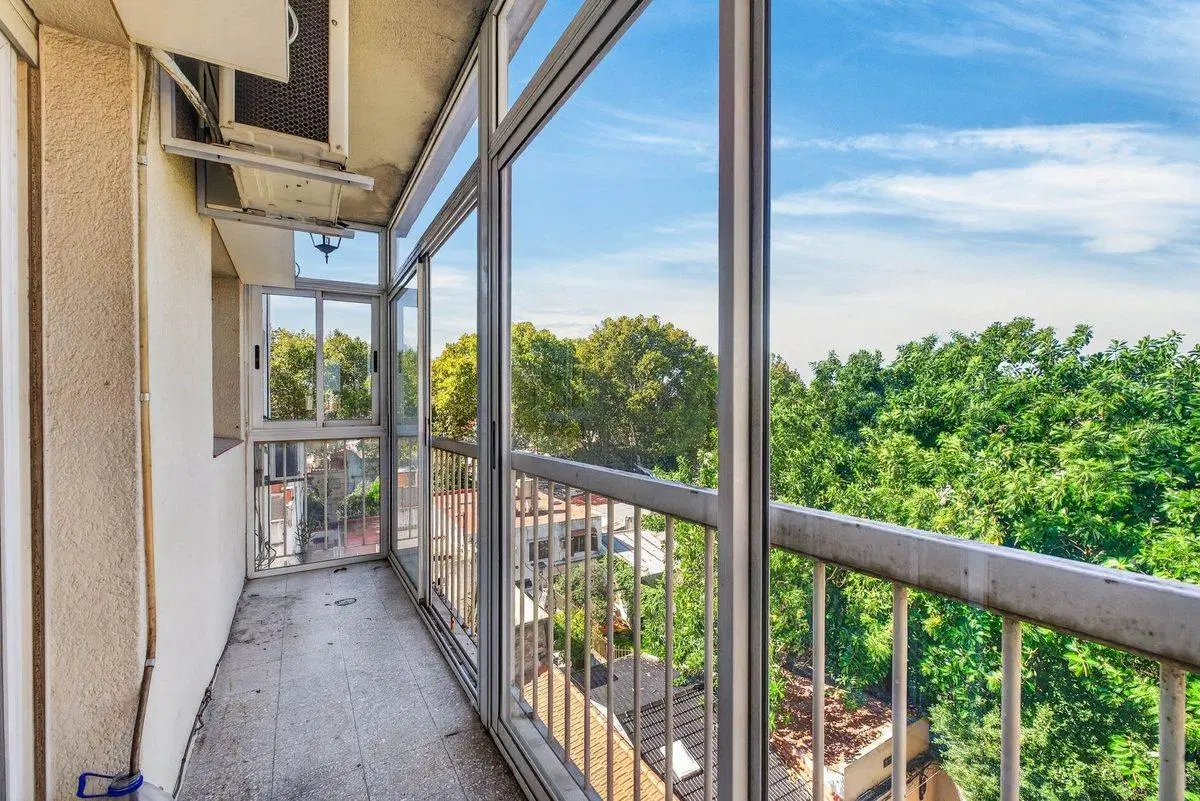 EN VENTA Departamento 4amb con balcón Refaccionado 5