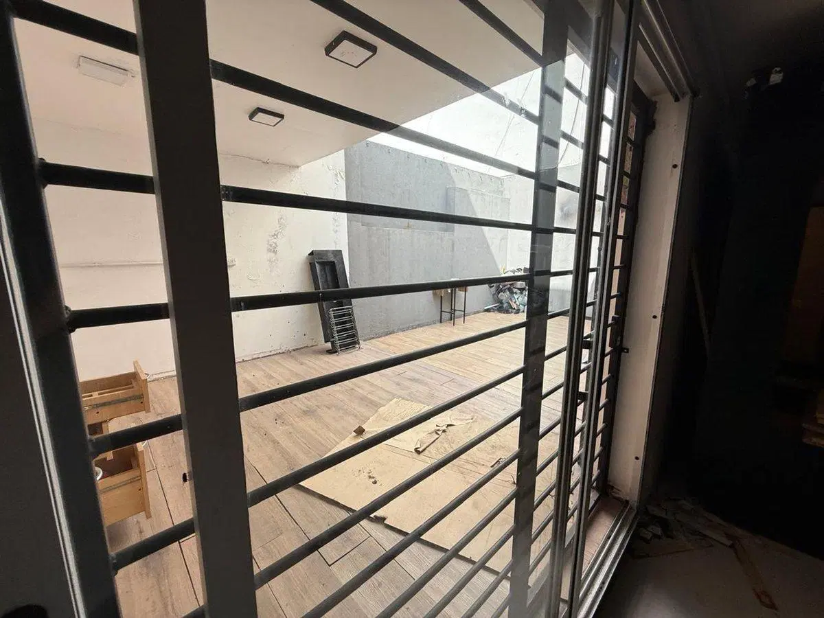 Importante Local de 200m2 en alquiler Avellaneda 5
