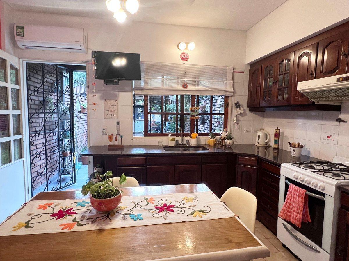 Foto de TRIPLEX 4 amb en VENTA en HAEDO, COCHERA y JARDIN, imagen 2
