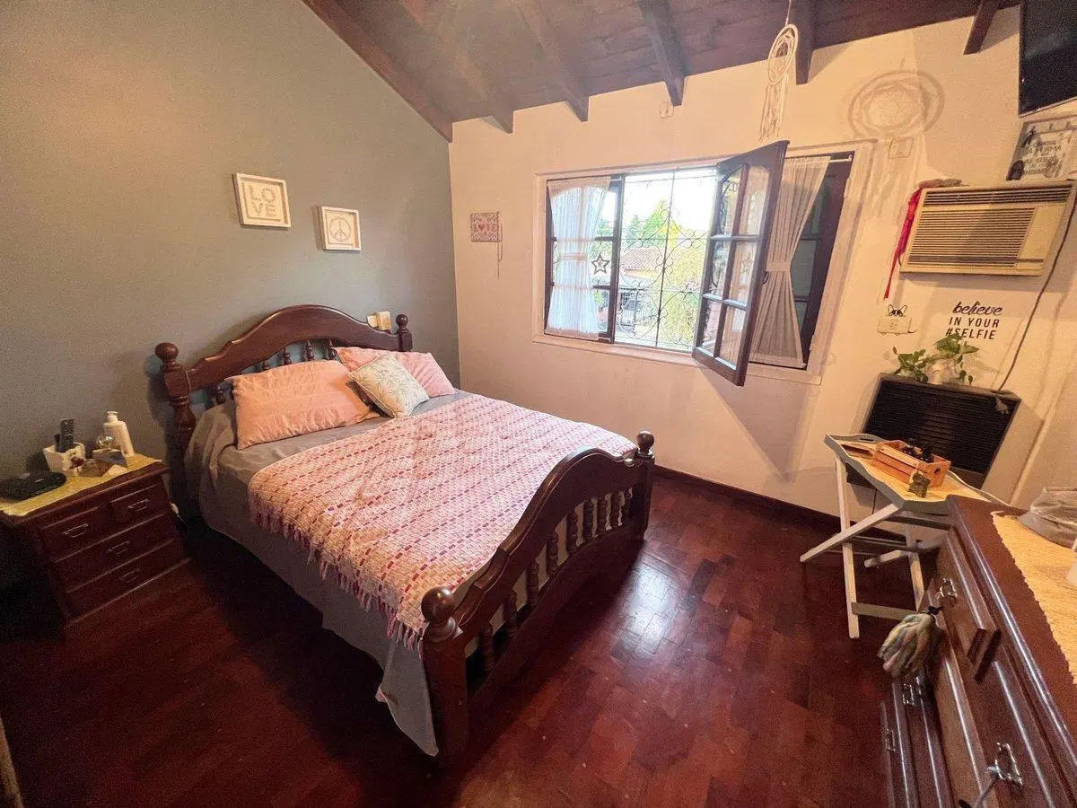TRIPLEX 4 amb en VENTA en HAEDO, COCHERA y JARDIN 5