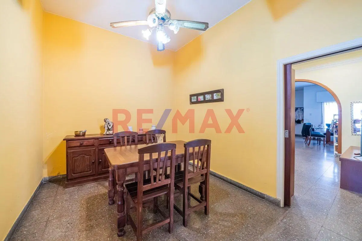 VENTA CASA 6 AMB C/QUINCHO y PILETA -Villa Adelina 3