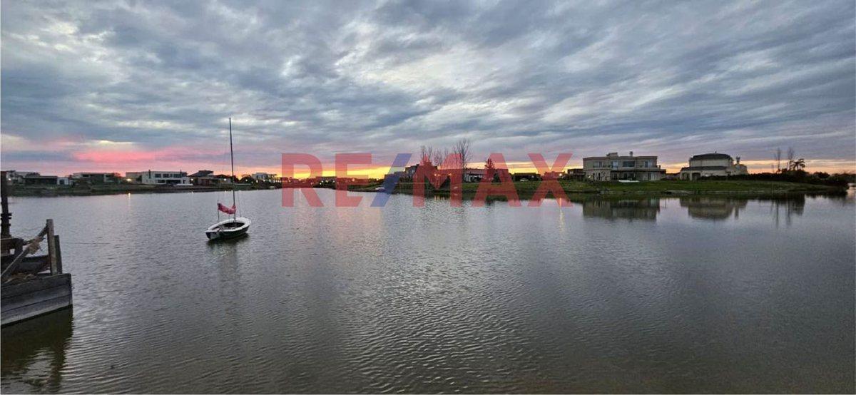 Venta lote a laguna Barrio San Sebastián área 6