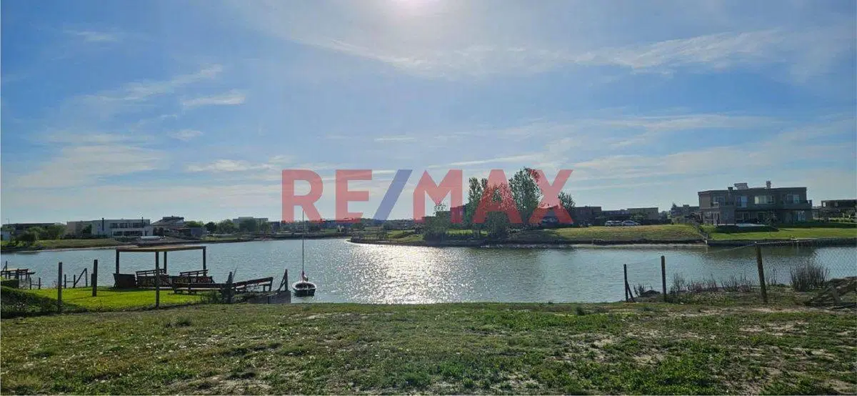 Venta lote a laguna Barrio San Sebastián área 6 5