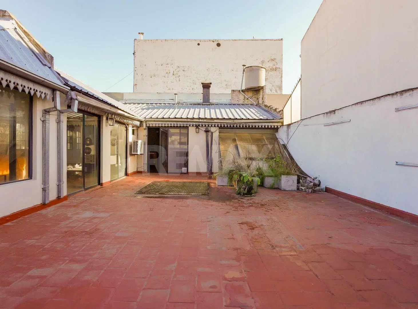 CASA LOTE PROPIO C/ COCHERA Y TERRAZA MONTECASTRO 2