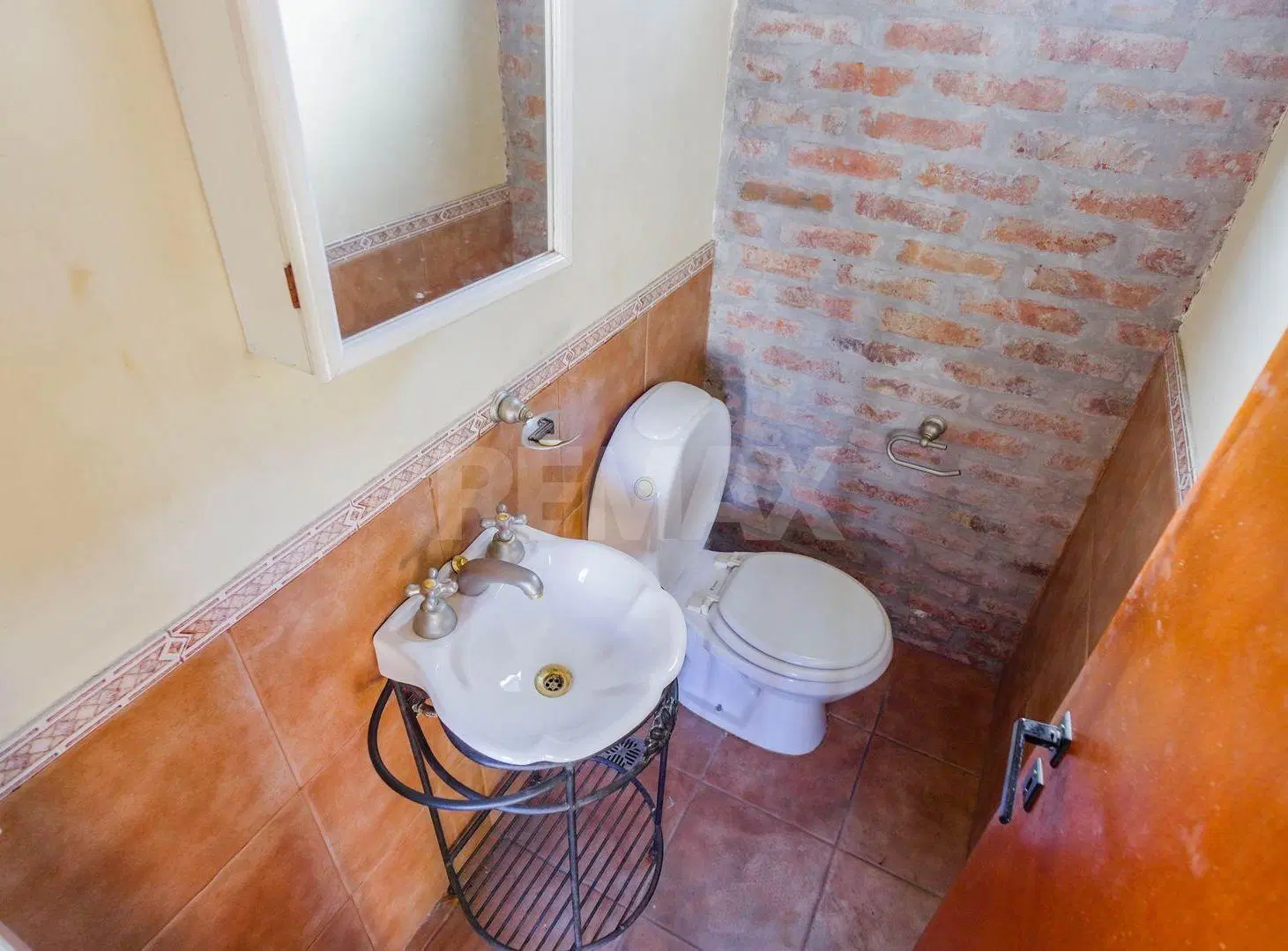 CASA LOTE PROPIO C/ COCHERA Y TERRAZA MONTECASTRO 5