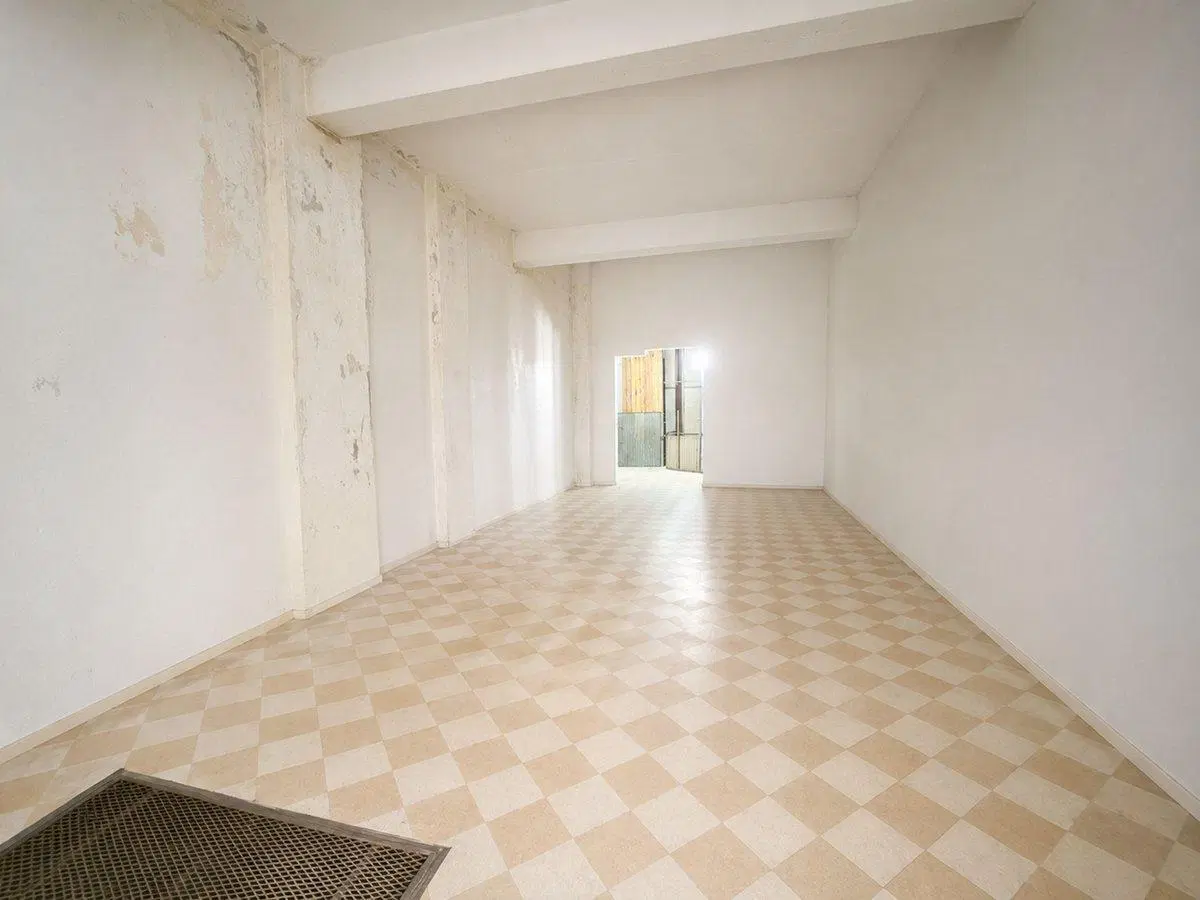 Venta local o deposito en Constitución lote propio 3