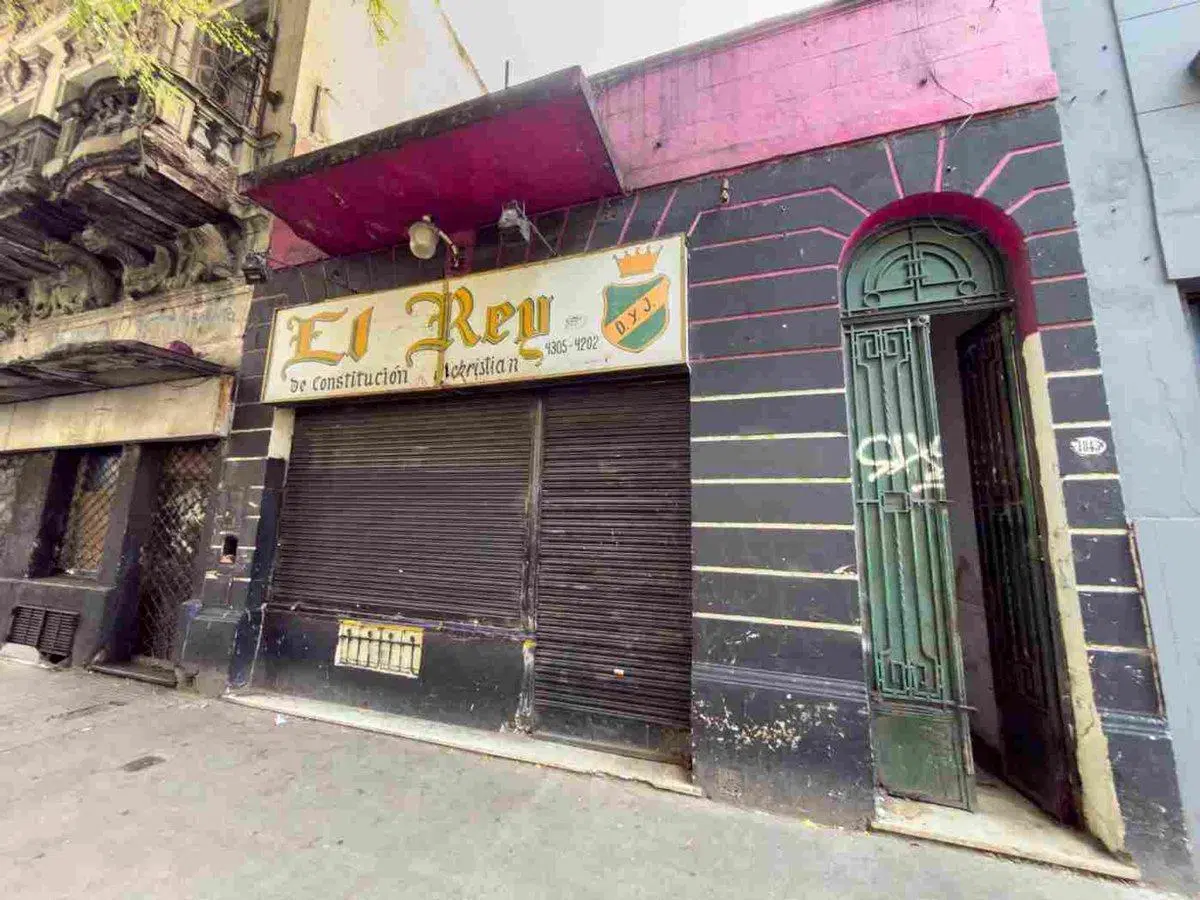 Venta local o deposito en Constitución lote propio 2