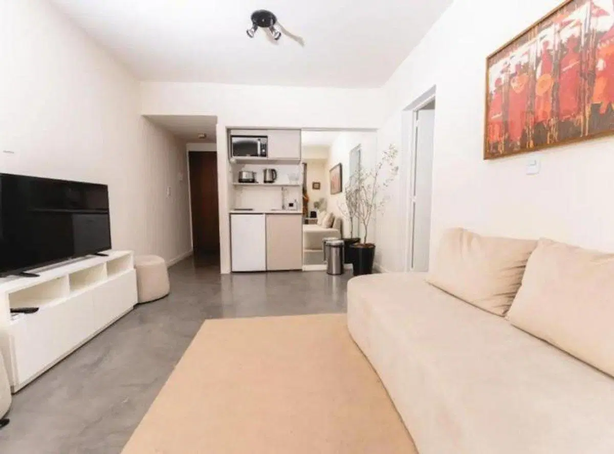 Venta depto. 3 ambientes reciclado en Retiro 4