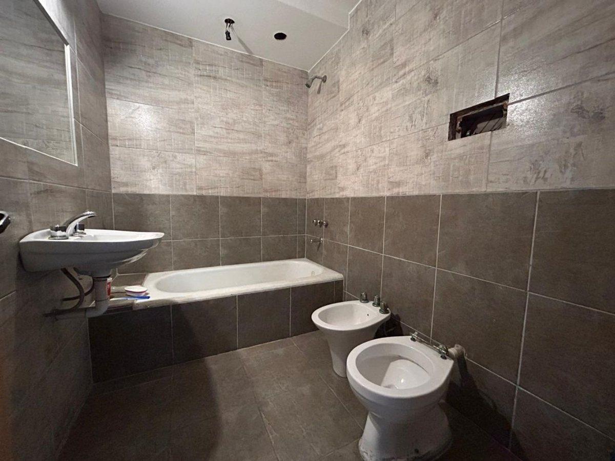 Foto de VENTA CASA DOS FAMILIAS LANÚS ESTE LOTE PROPIO, imagen 4