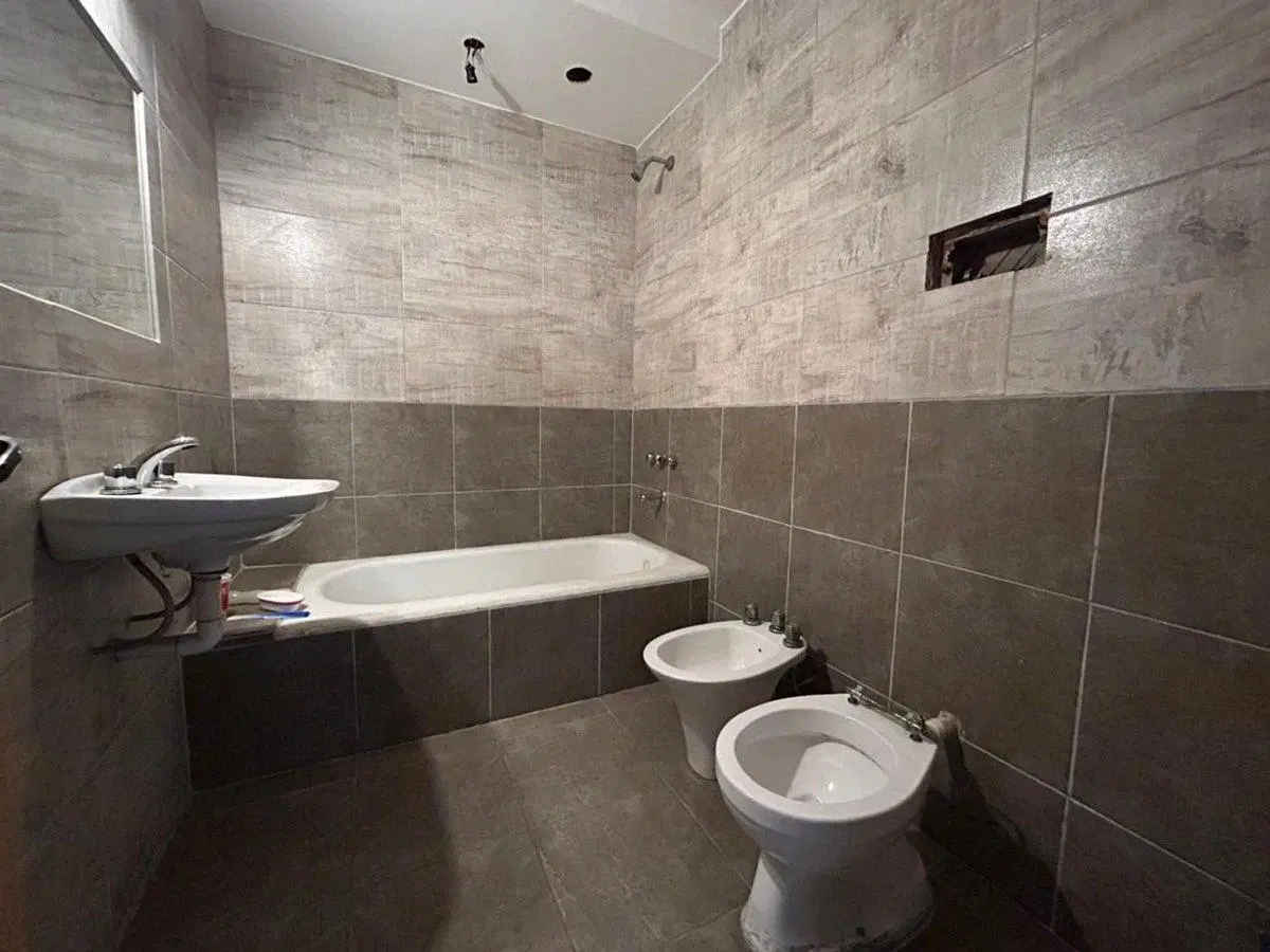 VENTA CASA DOS FAMILIAS  LANÚS ESTE  LOTE PROPIO 4