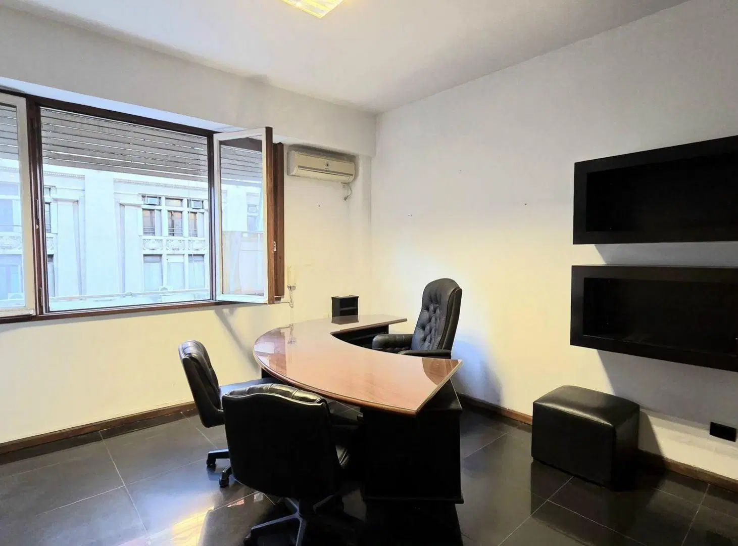 Vena oficina/consultorio en Tribunales con baño 2
