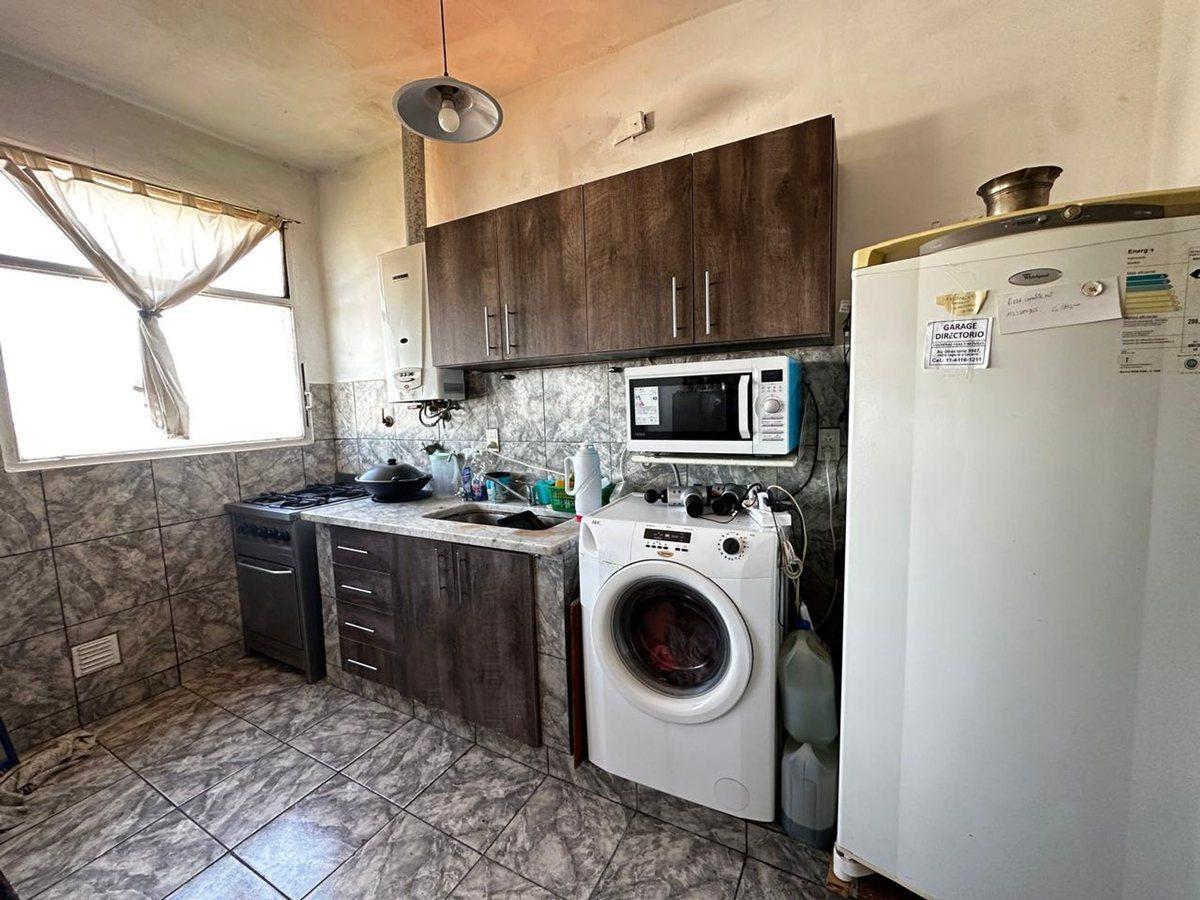 Foto de VENTA DPTO 4 AMB FRENTE AL PARQUE AVELLANEDA, imagen 3