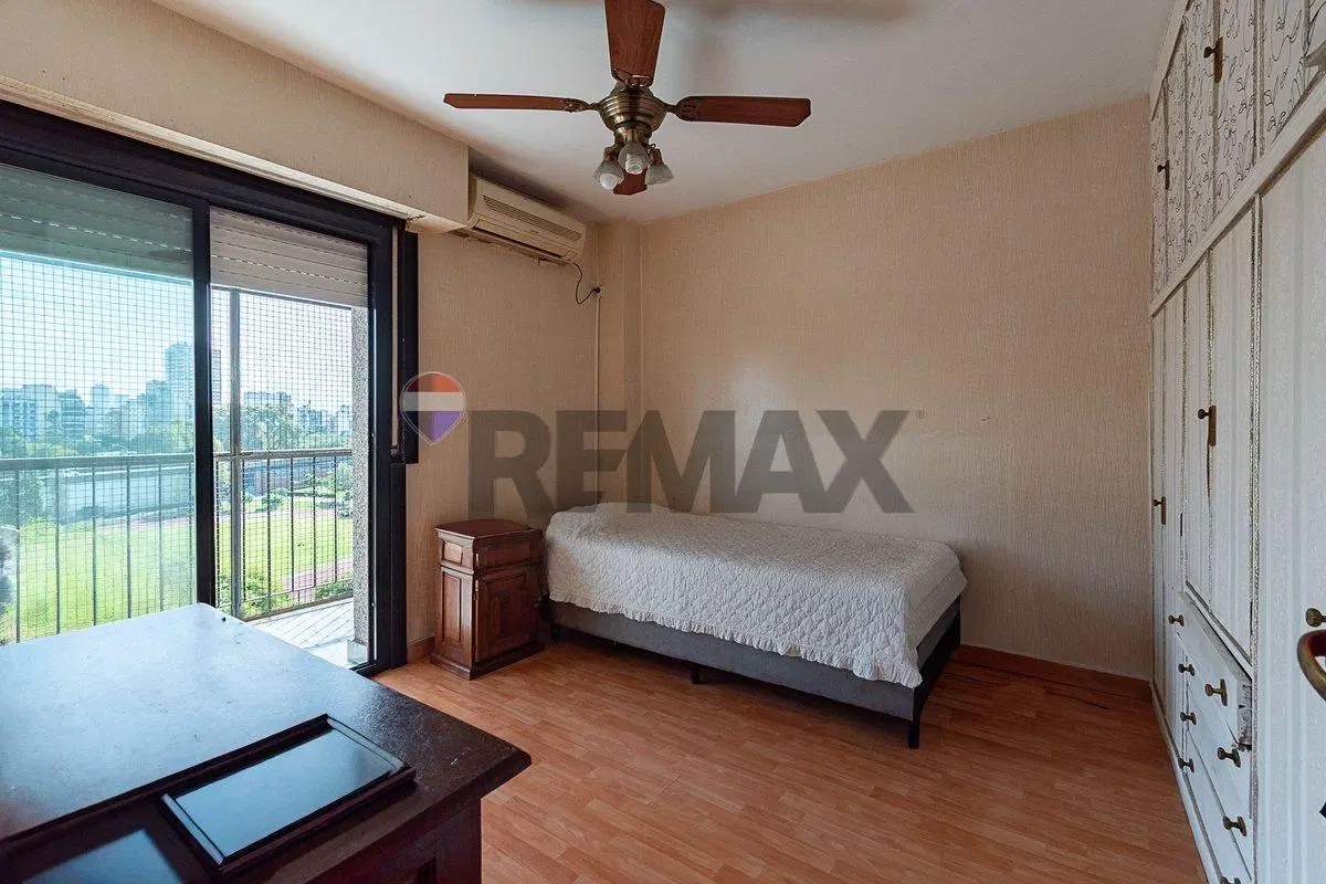 EXCELENTE PISO ENTERO CON BALCON EN P. CHACABUCO 4